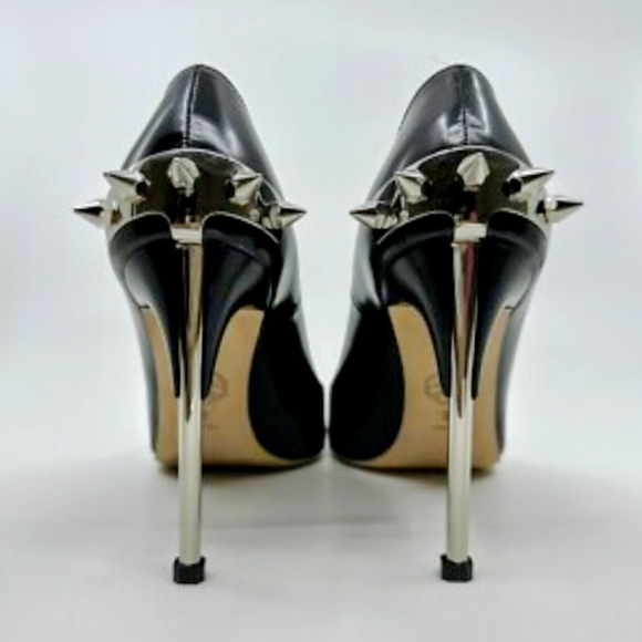 Alexander McQueen Black Spiked Heels - Picture 3 of 5